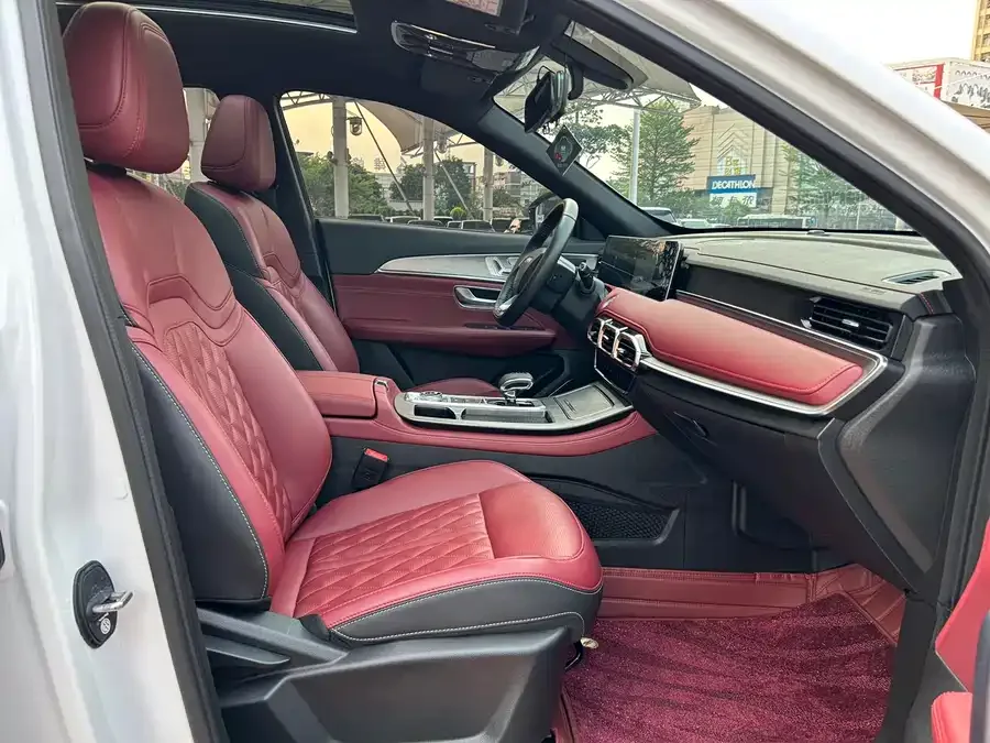 Jetour X70 PLUS JETOUR X70 PLUS 2024 Champion Edition 1.5T DCT Champion MAX 5 Seaters 2024 — миниатюра 3
