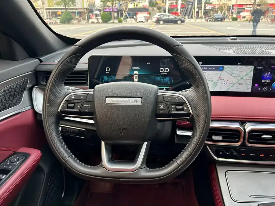 Jetour X70 PLUS JETOUR X70 PLUS 2024 Champion Edition 1.5T DCT Champion MAX 5 Seaters 2024 — миниатюра 4