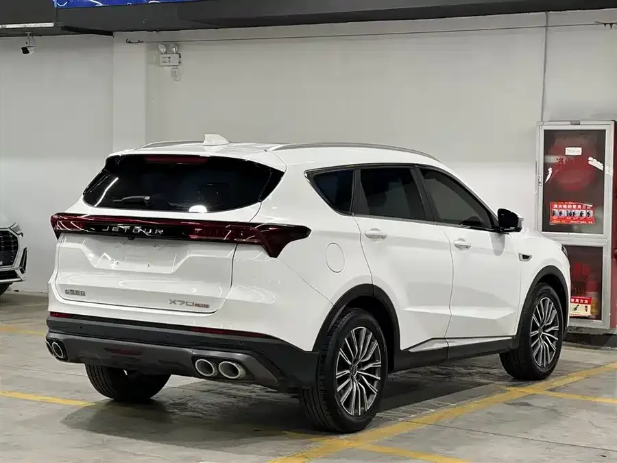 Jetour X70 PLUS JETOUR X70 PLUS 2023 1.5T DCT Brave PLUS 7-seater 2023 — миниатюра 2