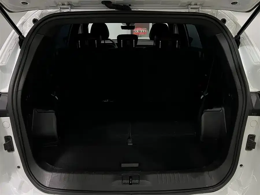 Jetour X70 PLUS JETOUR X70 PLUS 2023 1.5T DCT Brave PLUS 7-seater 2023 — миниатюра 4