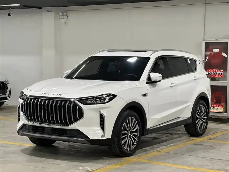 Jetour X70 PLUS JETOUR X70 PLUS 2023 1.5T DCT Brave PLUS 7-seater 2023 — фото 1, купить с доставкой в Москву