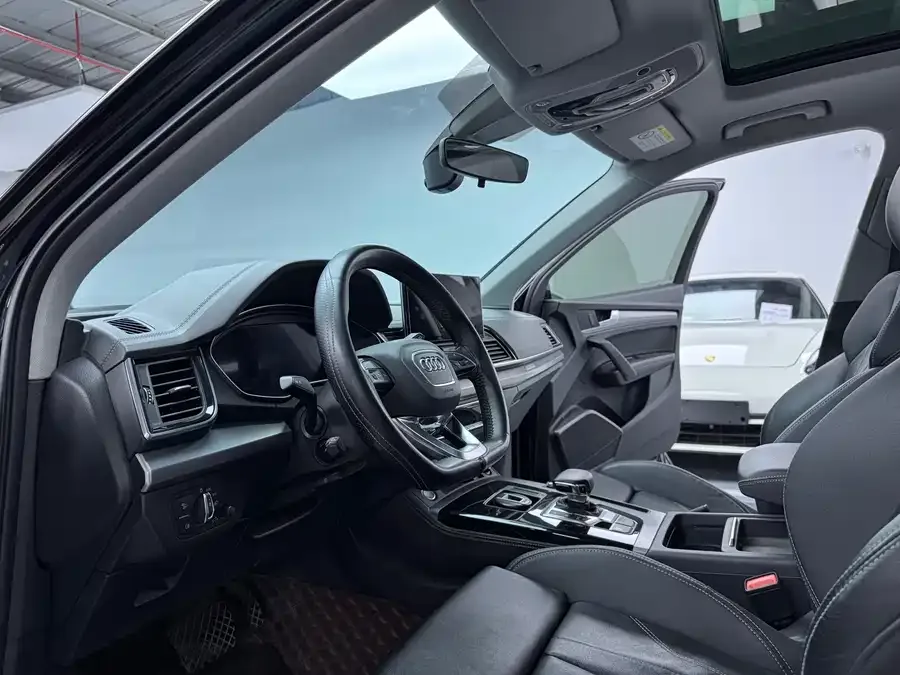 Audi Q5L 2023 40T luxury and dynamic model 2023 — миниатюра 2
