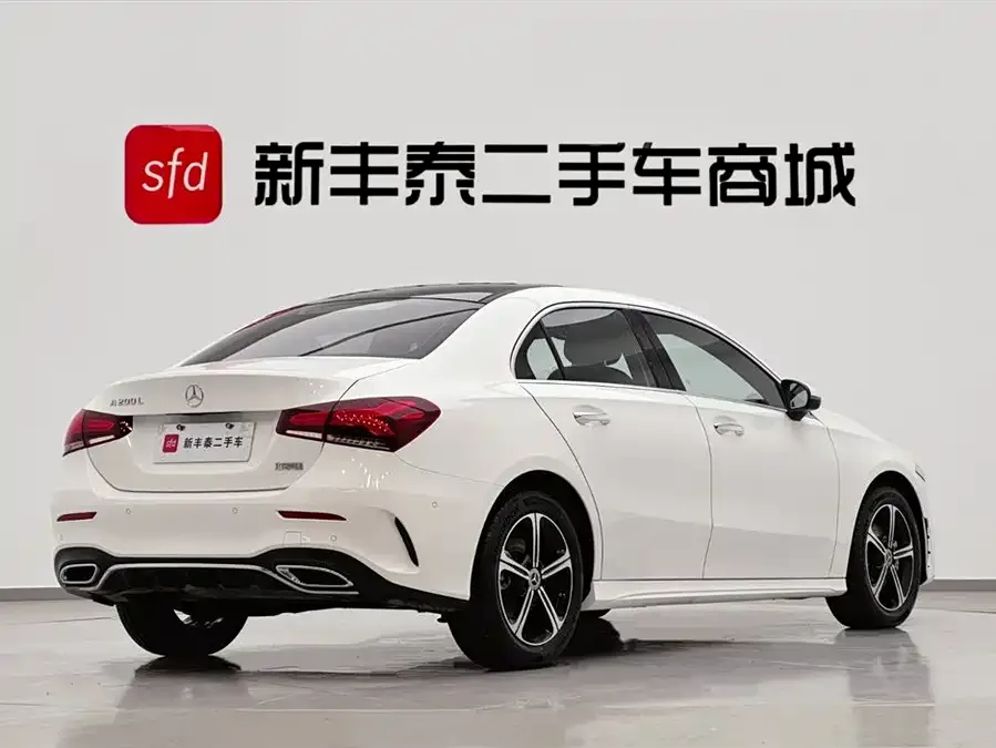 Mercedes-Benz Class A Mercedes-Benz A-Class 2022 Model Three A 200 L Sports Sedan Fashion Model 2023 — миниатюра 2