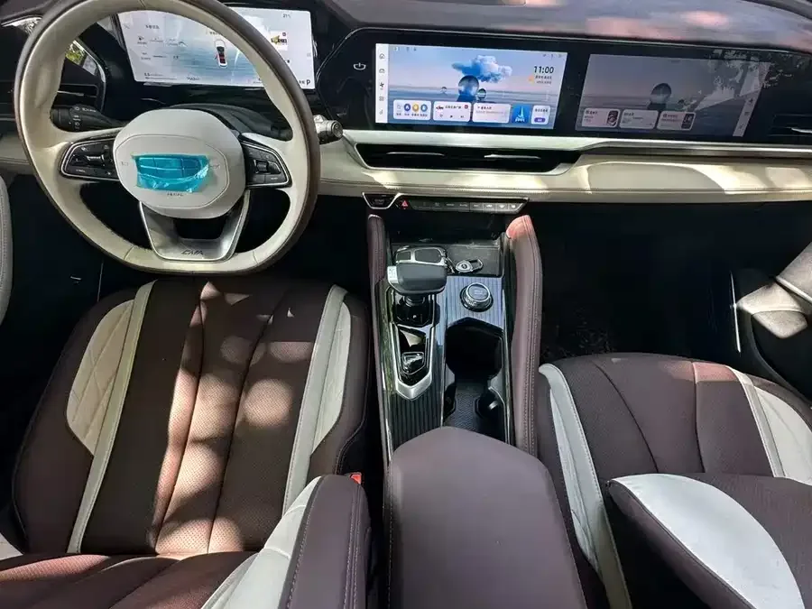 Geely Monjaro Xingyue L 2025 Dongfangyao 2.0TD Automatic Star-gazing Edition 2025 — миниатюра 2