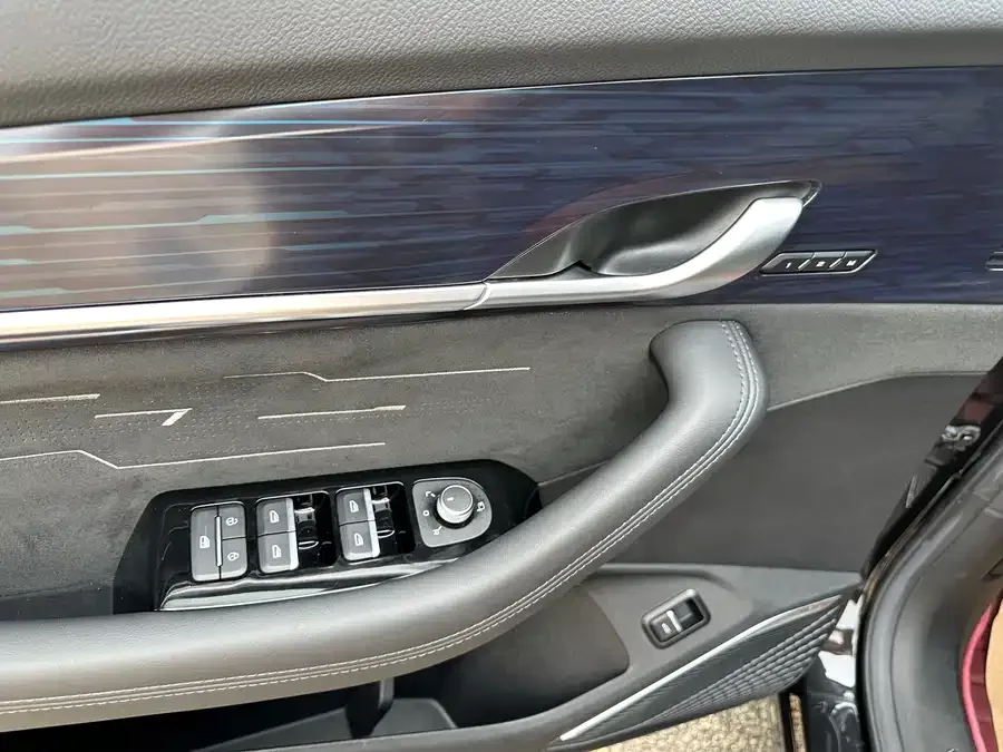 Geely Monjaro Xingyue L 2024 2.0TD High Power Automatic 2WD Skyline Edition 2024 — миниатюра 2