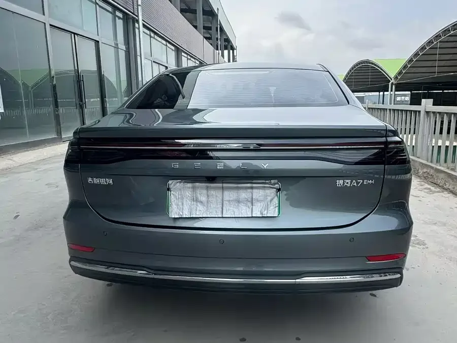 Geely Galaxy A7 Galaxy A7 2025 EM-i 70km Luxury Edition 2025 — миниатюра 2