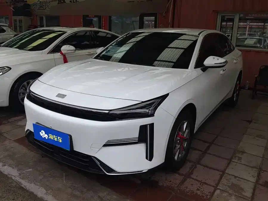 Geely Galaxy L6 Galaxy L6 2025 EM-i 60km Launch Edition 2025 — фото 1, купить с доставкой в Москву