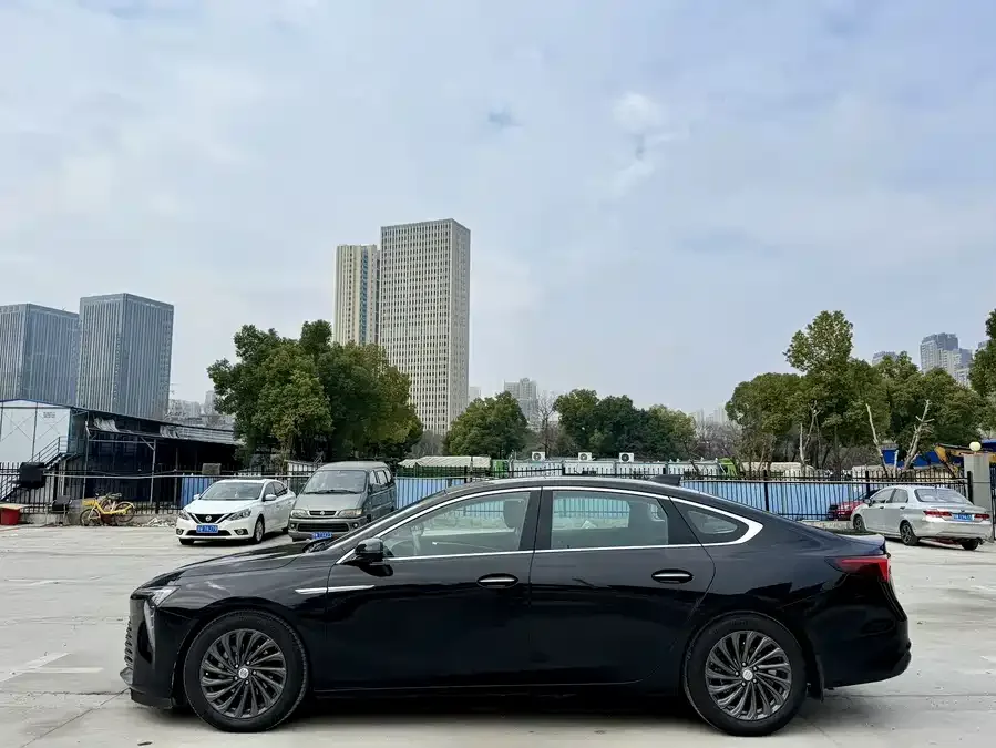 Buick LaCrosse LaCrosse 2025 28T Platinum Edition 2025 — миниатюра 2