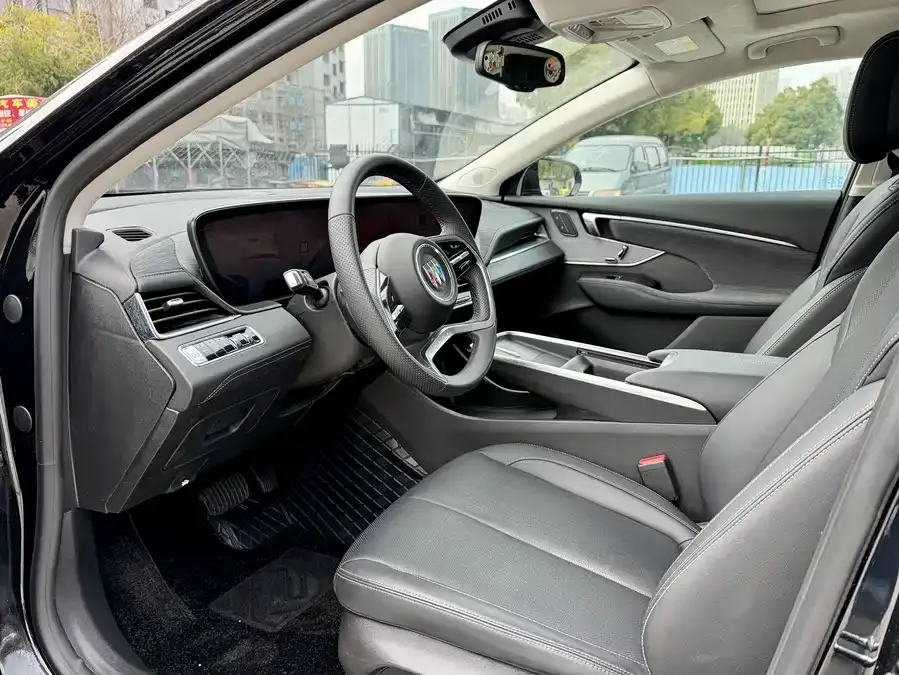 Buick LaCrosse LaCrosse 2025 28T Platinum Edition 2025 — миниатюра 5