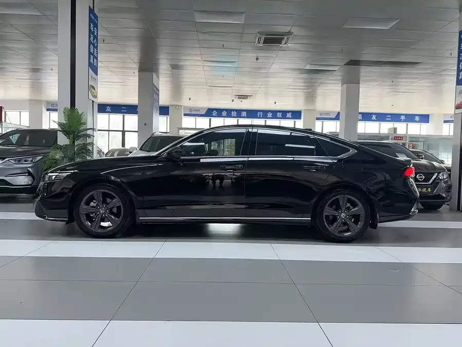 Honda Inspire 2023 Insignia 260TURBO Elegant Edition 2024 — миниатюра 2