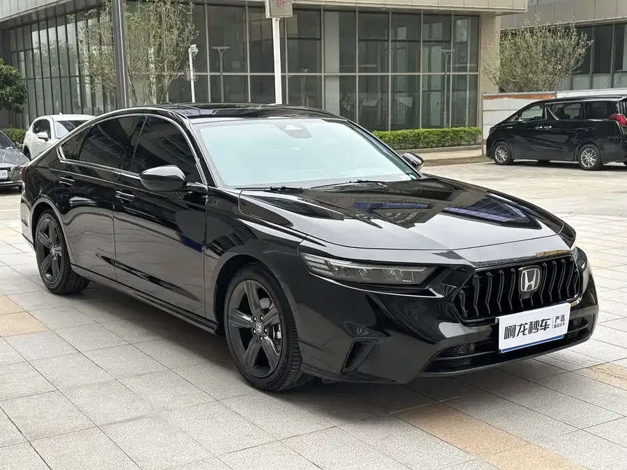 Honda Inspire Insignia 2025 260TURBO Elite Edition 2025 — миниатюра 2
