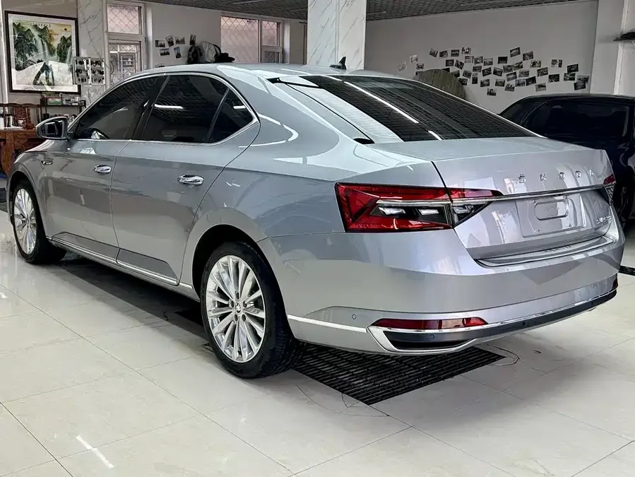 Skoda SuperB Super 2023 TSI280 DSG Exclusive Edition 2023 — миниатюра 2