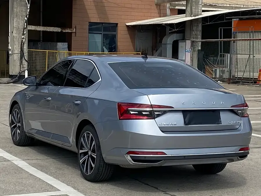 Skoda SuperB Superb 2023 facelifted TSI280 DSG exclusive version 2024 — миниатюра 2