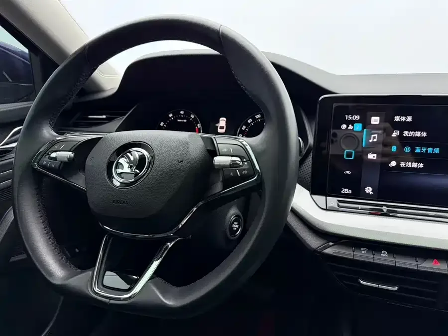 Skoda Octavia Octavia 2023 facelift PRO TSI280 Premium Edition 2023 — миниатюра 5