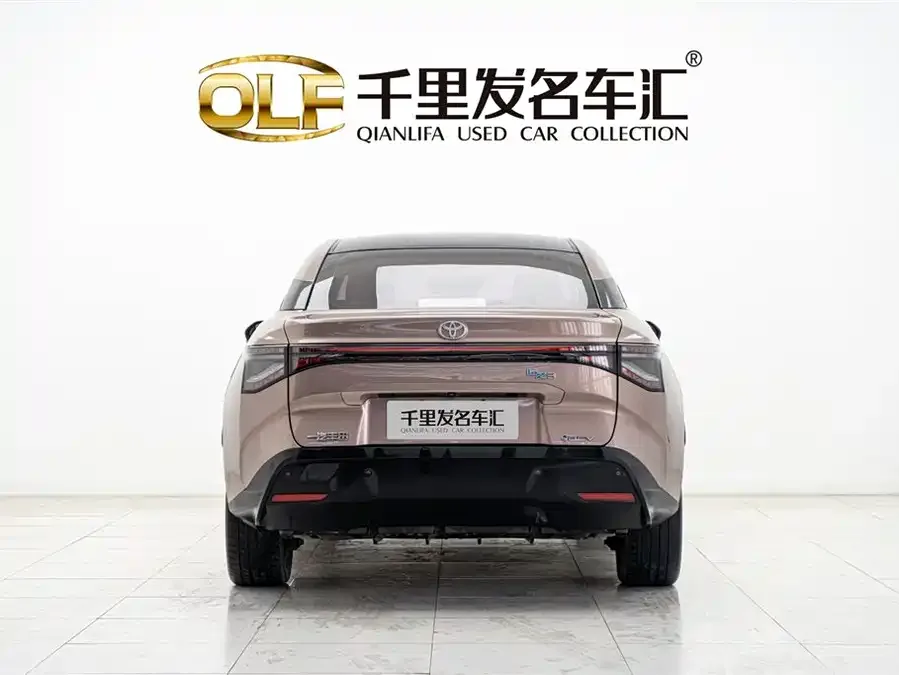 Toyota bZ 3 2023 616km long range Premium 2023 — миниатюра 2