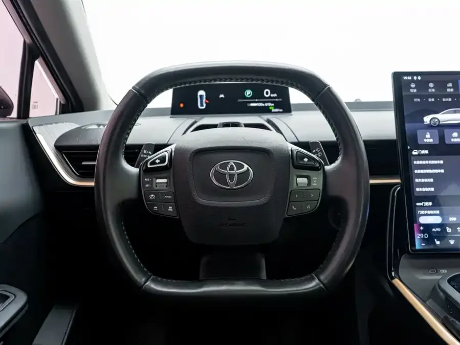 Toyota bZ 3 2023 616km long range Premium 2023 — миниатюра 5