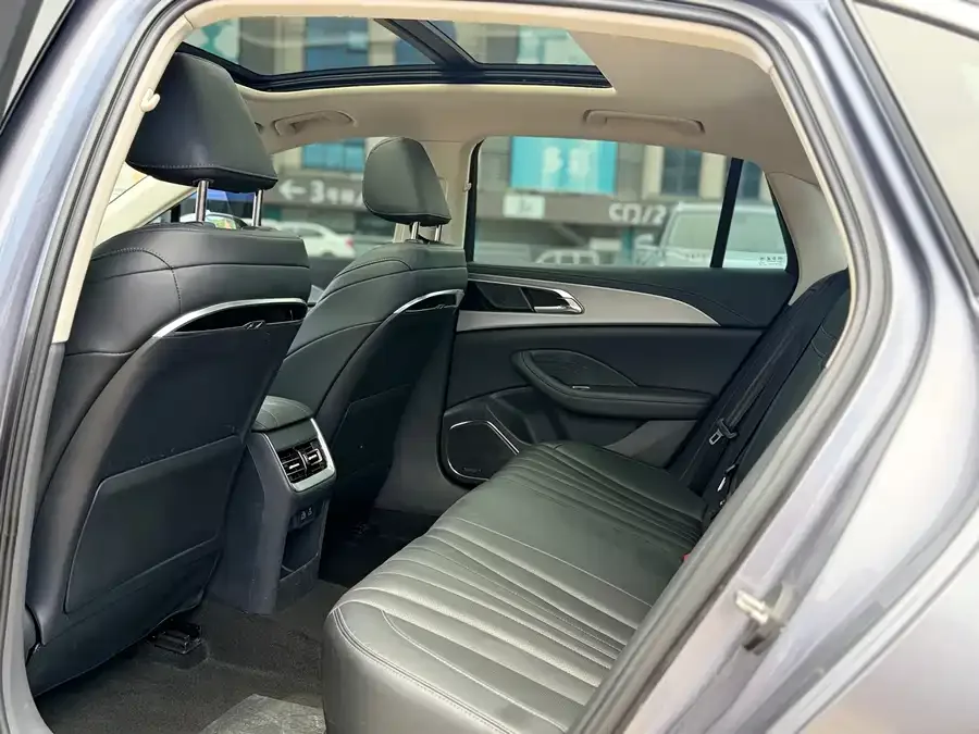 Hongqi H5 Hongqi H5 2023 1.5T DCT Zhilian Qiyue Edition 2022 — миниатюра 3