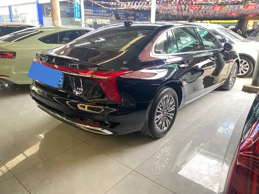 Hongqi H5 Hongqi H5 2023 1.5T DCT Zhilian Qiyue Edition 2023 — миниатюра 3