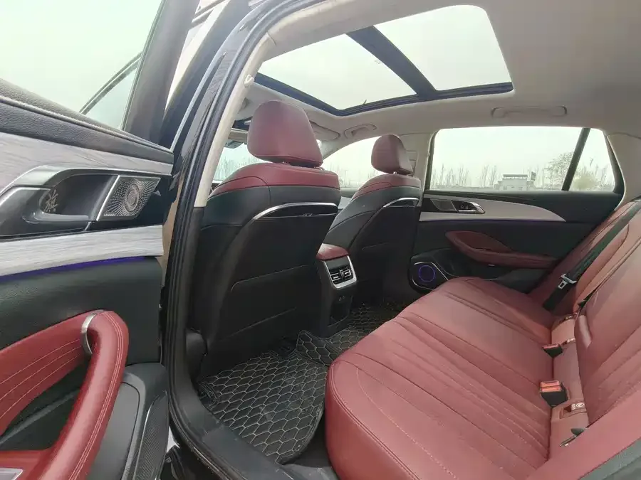 Hongqi H5 Hongqi H5 2024 1.5T DCT Zhilian Qiyue Edition 2025 — миниатюра 2