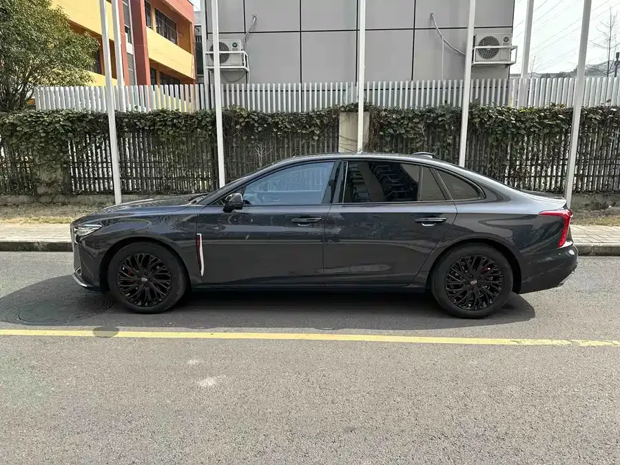 Hongqi H5 Hongqi H5 2023 2.0T Automatic Intelligent Connection Flagship Edition 2024 — миниатюра 2