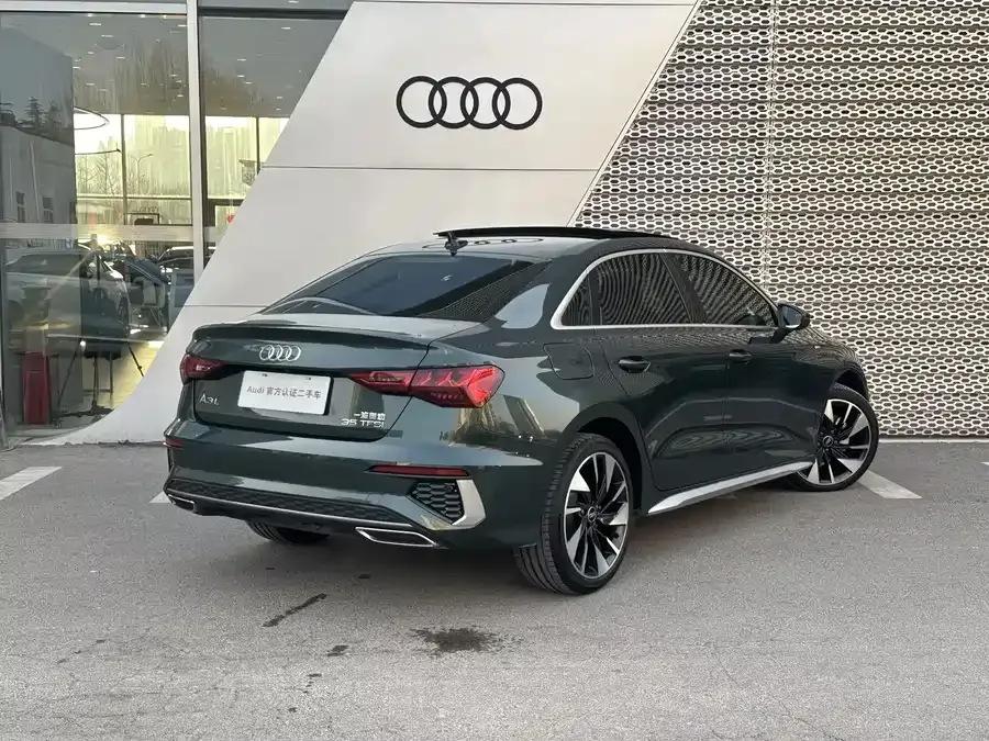 Audi A3 2024 A3L Limousine 35 TFSI Fashion Sports 2024 — миниатюра 3