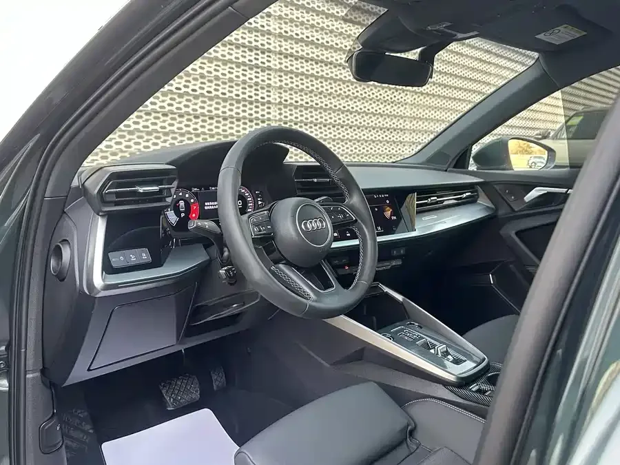 Audi A3 2024 A3L Limousine 35 TFSI Fashion Sports 2024 — миниатюра 4