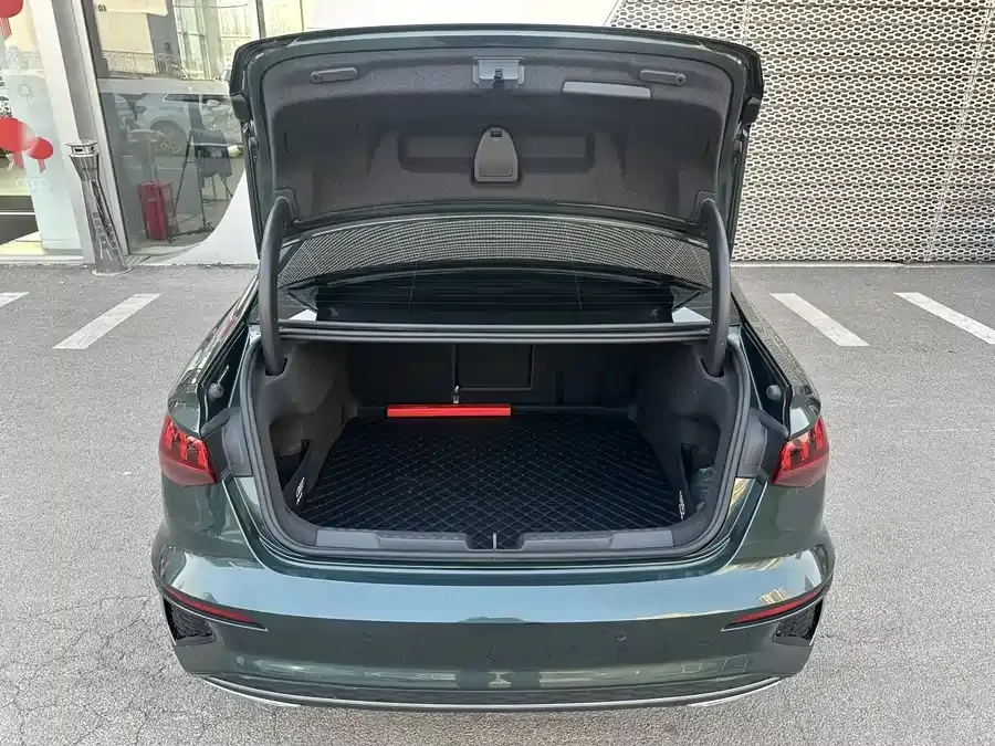 Audi A3 2024 A3L Limousine 35 TFSI Fashion Sports 2024 — миниатюра 5