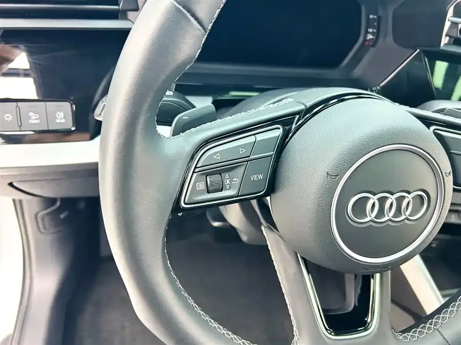 Audi A3 2023 facelift Sportback 35 TFSI stylish and sporty 2023 — миниатюра 5