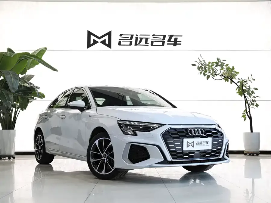 Audi A3 2022 A3L Limousine 35 TFSI aggressive and sporty 2022 — миниатюра 3