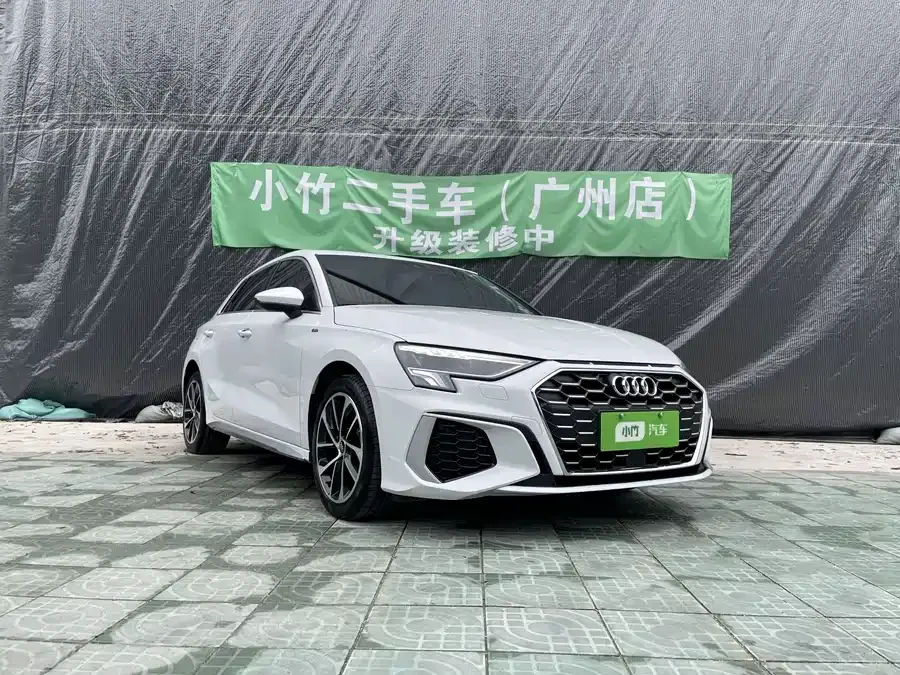 Audi A3 2023 facelift Sportback 35 TFSI aggressive and sporty 2023 — миниатюра 3