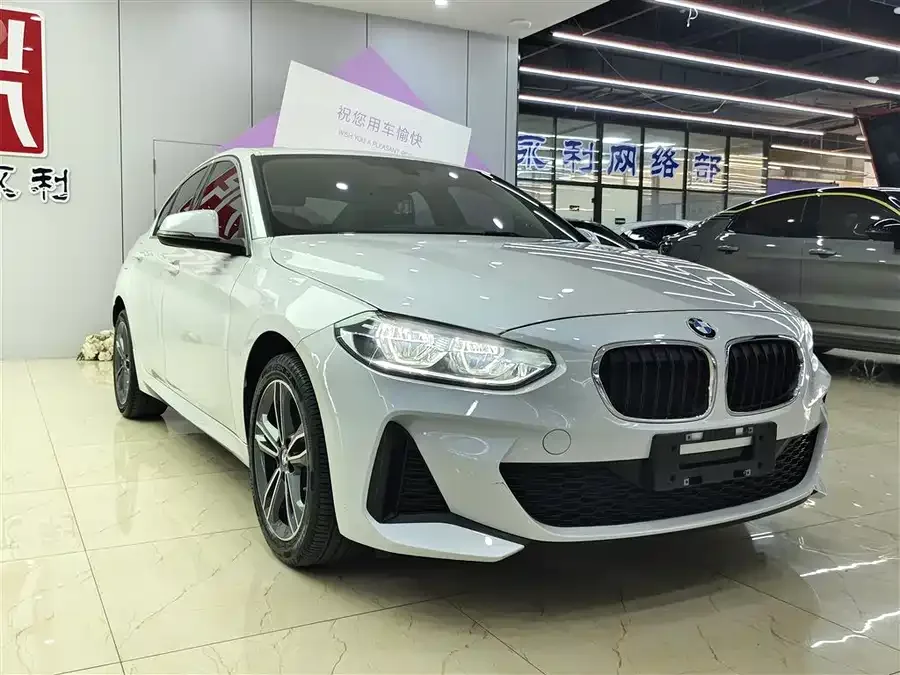 BMW 1 series BMW 1 Series 2023 120i M Sport 2023 — миниатюра 3