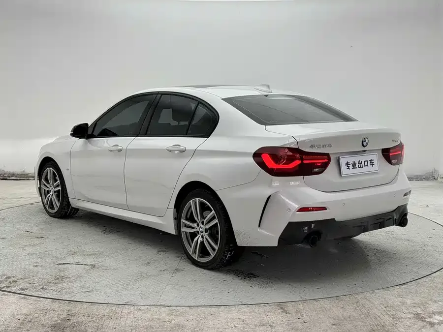 BMW 1 series BMW 1 Series 2023 120i M Sport Night Edition 2023 — миниатюра 3