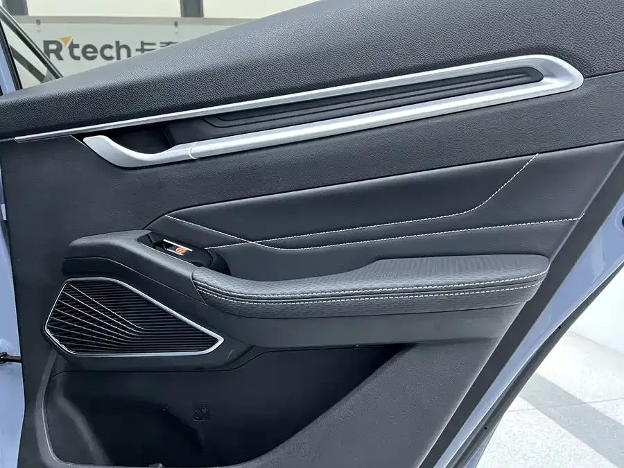 Geely Emgrand Emgrand 2023 4th Generation Champion Edition 1.5L CVT Premium 2023 — миниатюра 4