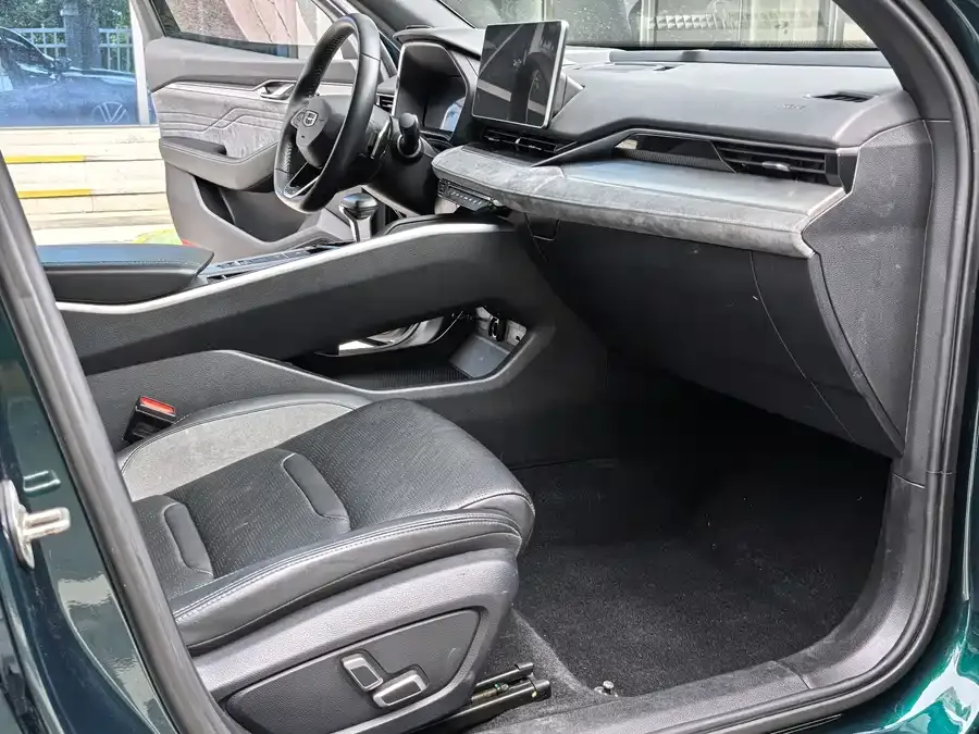 Geely Xingrui Xingrui 2023 2.0TD only available in green version 2022 — миниатюра 4