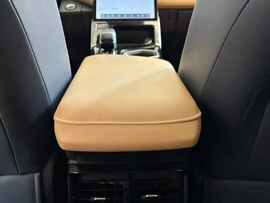 Geely Atlas L Boyue L 2023 1.5TD DCT Premium Edition 2024 — миниатюра 3