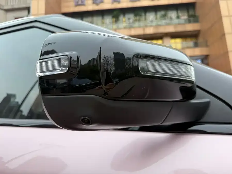 Geely ICON Geely ICON 2023 1.5TD Chocolate Edition 2024 — миниатюра 3