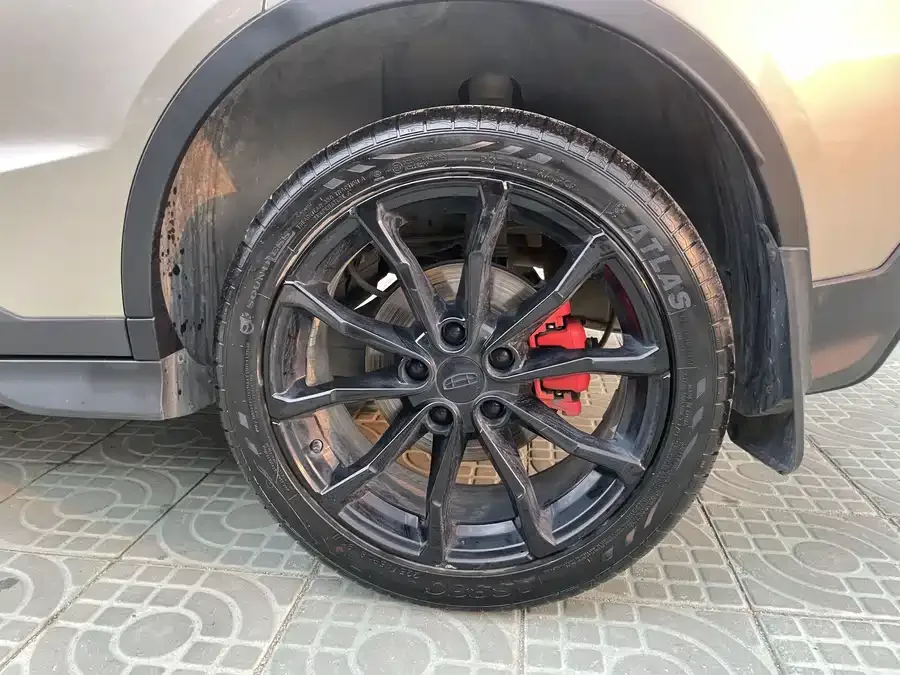 Geely Emgrand S Emgrand S 2021 1.4T CVT Premium Edition 2022 — миниатюра 3