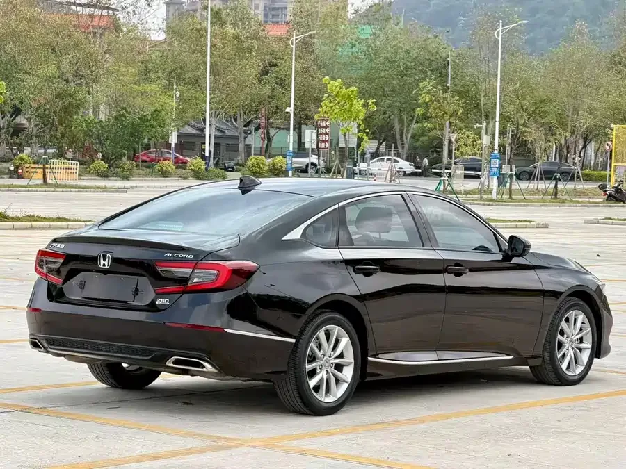 Honda Accord Accord 2022 260TURBO Deluxe Edition 2023 — миниатюра 2