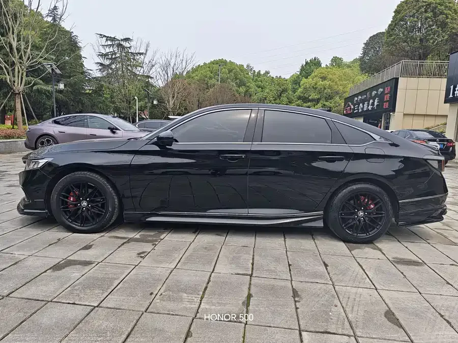 Honda Accord Accord 2022 260TURBO Deluxe Edition 2022 — миниатюра 2