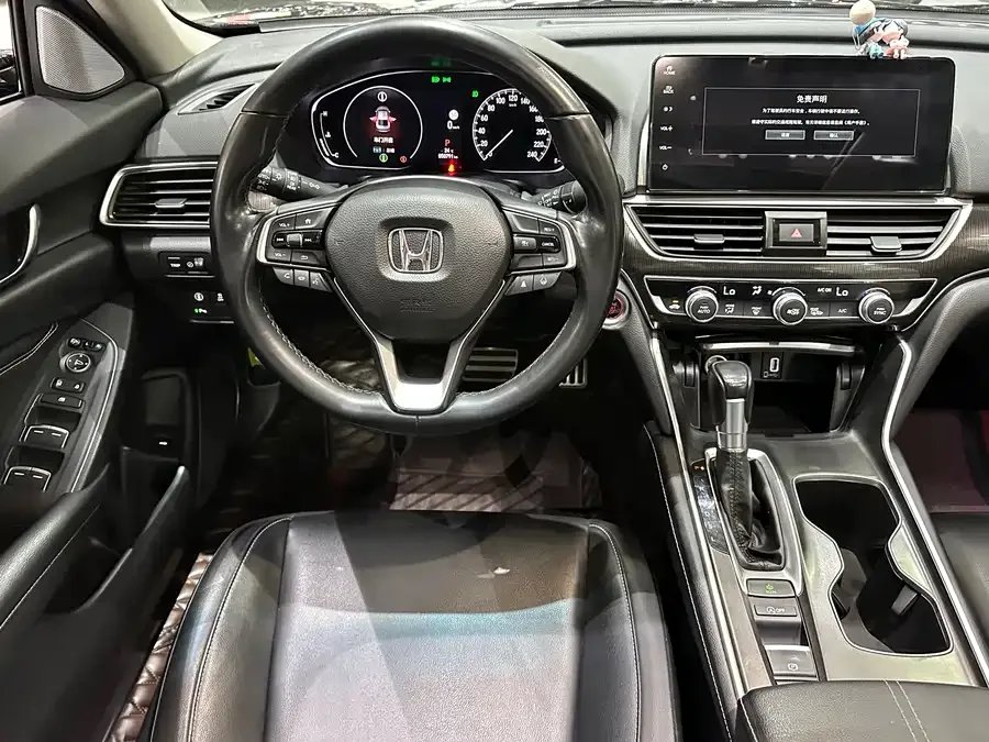 Honda Accord 2022 Accord 260TURBO Fantasy Night Premium Edition 2022 — миниатюра 5