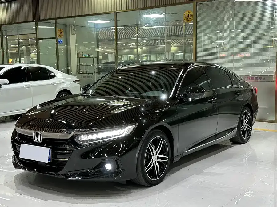 Honda Accord 2022 Accord 260TURBO Fantasy Night Premium Edition 2022 — фото 1, купить с доставкой в Москву