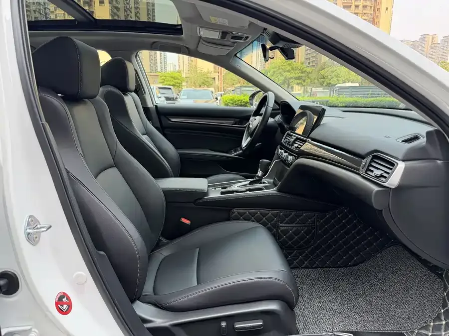 Honda Accord 2022 Accord 260TURBO Fantasy Night Premium Edition 2023 — миниатюра 5
