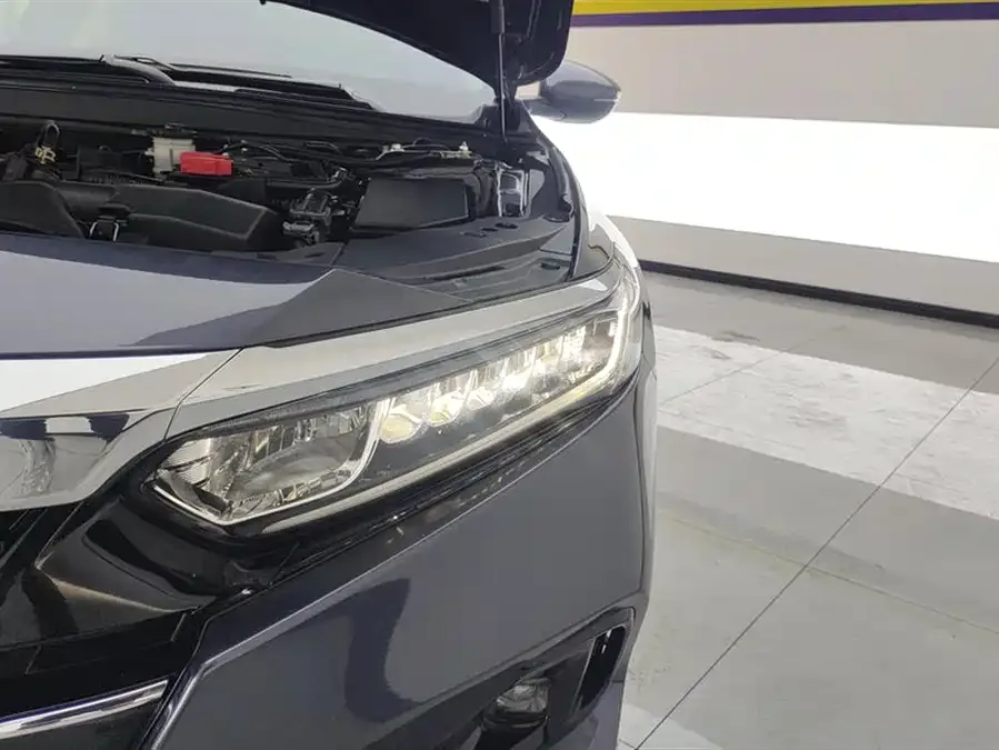 Honda Accord Accord 2022 260TURBO Deluxe Edition 2022 — миниатюра 2