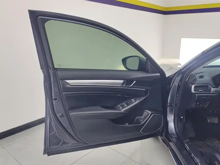 Honda Accord Accord 2022 260TURBO Deluxe Edition 2022 — миниатюра 4