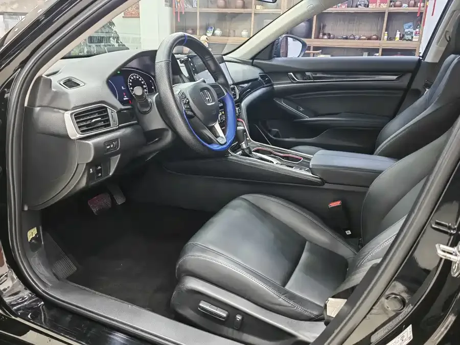 Honda Accord Accord 2022 260TURBO Deluxe Edition 2023 — миниатюра 4