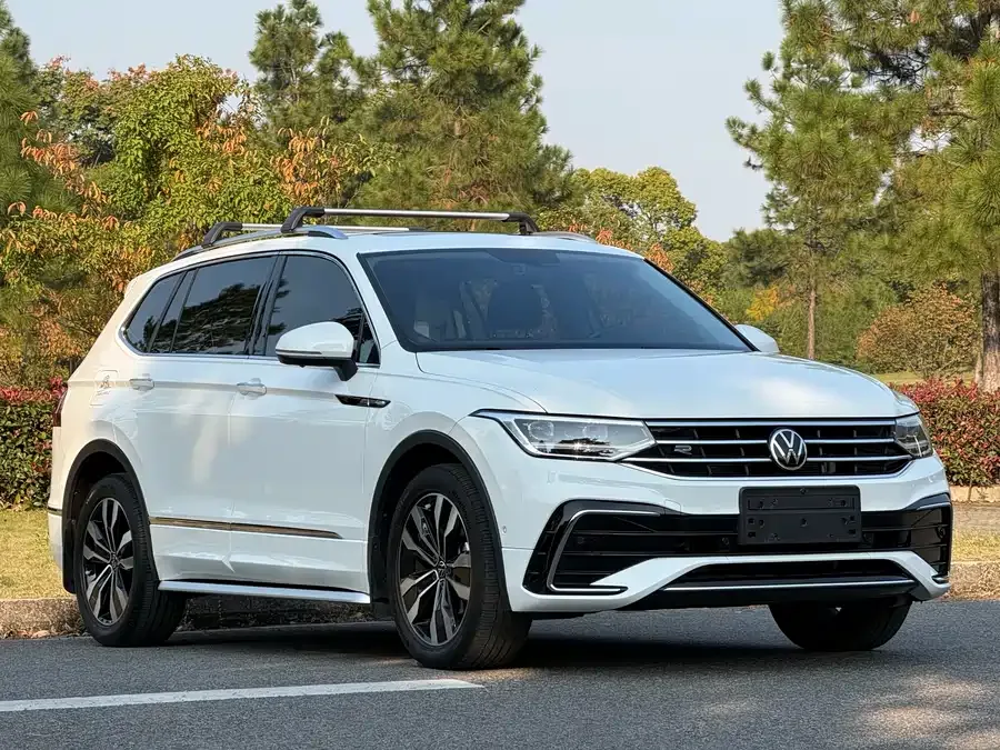 Volkswagen Tiguan L Tiguan L 2022 330TSI Automatic 2WD R-Line Enjoy Edition 2022 — миниатюра 3