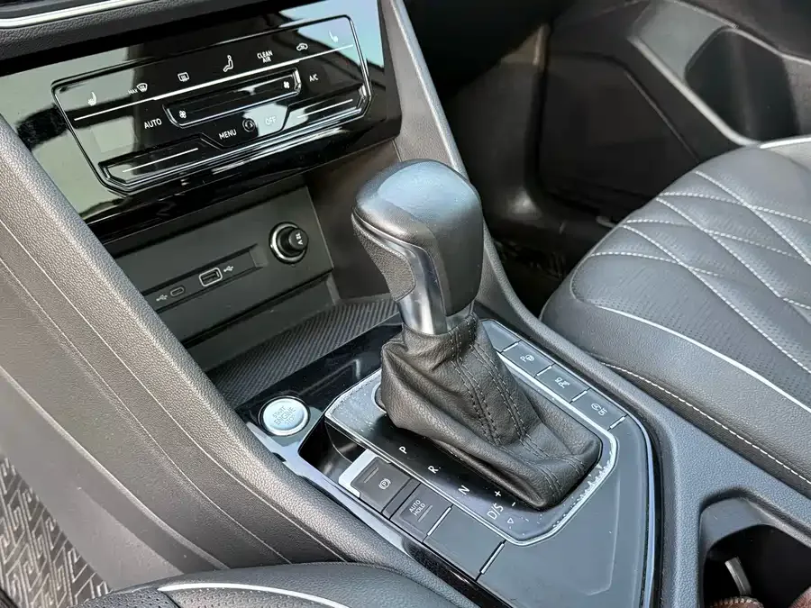 Volkswagen Tiguan L Tiguan L 2022 330TSI Automatic 2WD R-Line Enjoy Edition 2022 — миниатюра 4