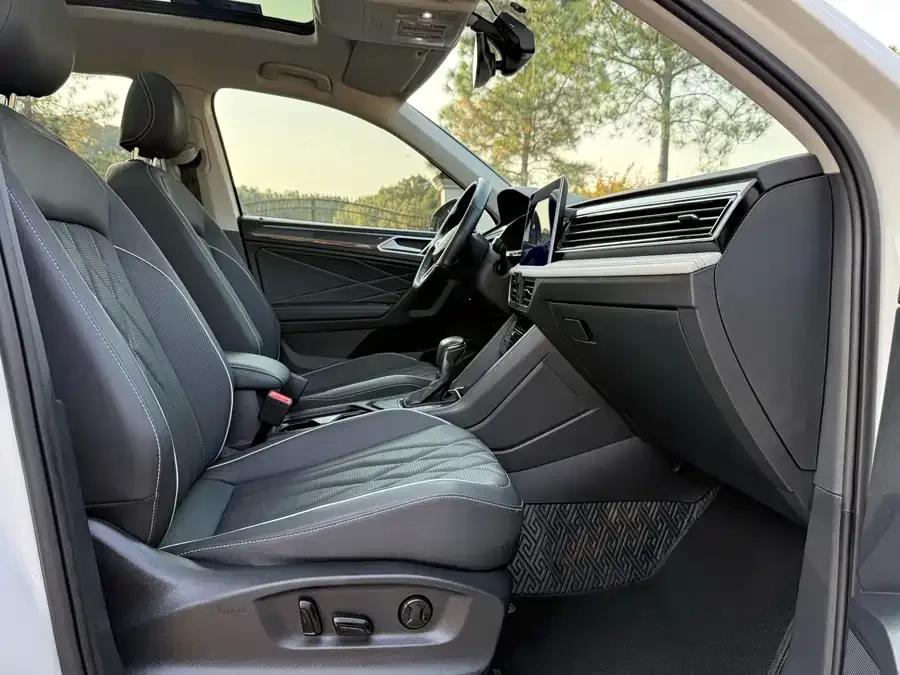 Volkswagen Tiguan L Tiguan L 2022 330TSI Automatic 2WD R-Line Enjoy Edition 2022 — миниатюра 5
