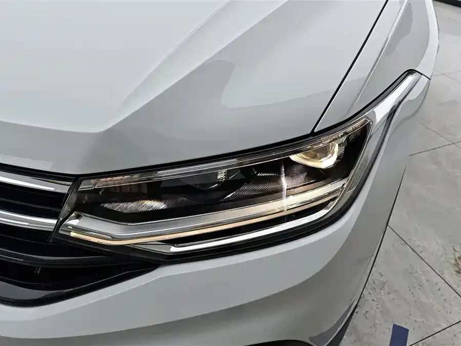 Volkswagen Tiguan L Tiguan L 2024 Outstanding Model 300TSI Automatic 2WD Longteng Edition 2024 — миниатюра 2