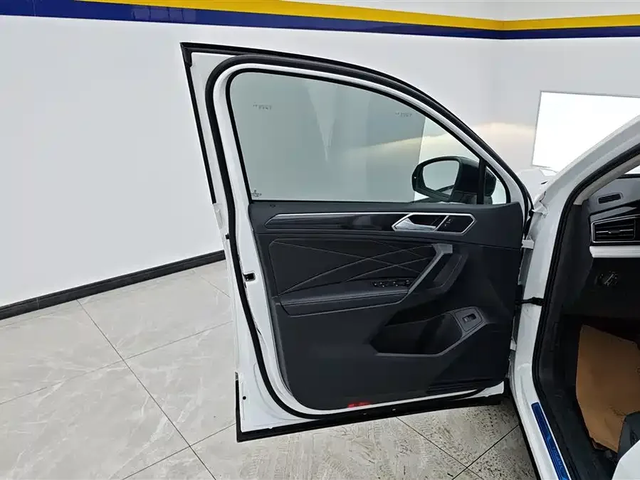 Volkswagen Tiguan L Tiguan L 2024 Outstanding Model 300TSI Automatic 2WD Longteng Edition 2024 — миниатюра 4
